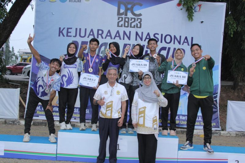 Selyana Johar (keempat dari kanan) atlet cabor Petanque asal Tebo yang akan mewakili Jambi di PON 2024