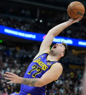 Luka Doncic’s 32-point night helps Lakers finally win in Denver